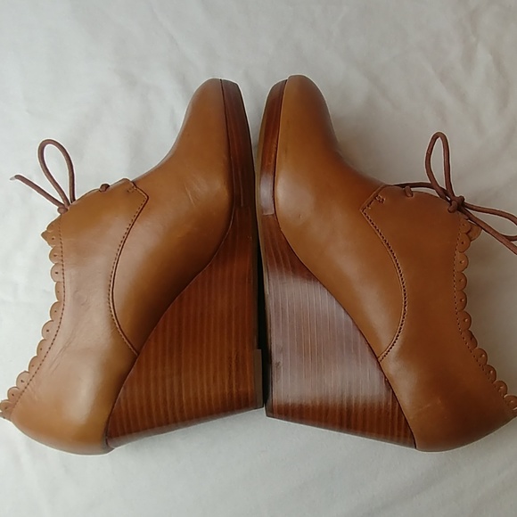 Jack Rogers Shoes - Jack Rogers scalloped edge lace up shoe boots EUC